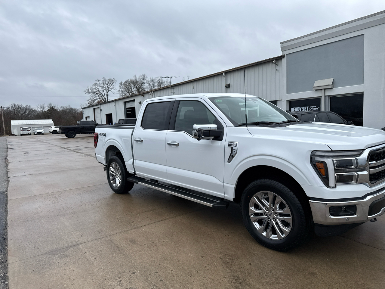 Ford F-150 Lariat 4WD SuperCrew 5.5' Box 2025