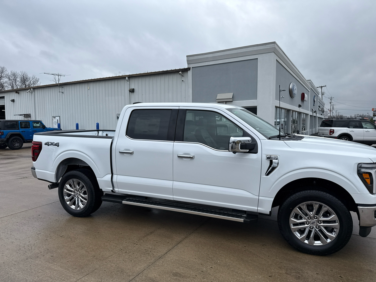 Ford F-150 Lariat 4WD SuperCrew 5.5' Box 2025