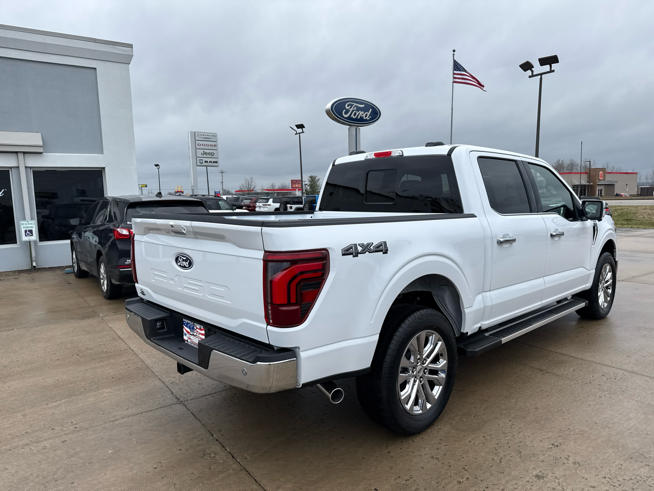 Ford F-150 Lariat 4WD SuperCrew 5.5' Box 2025