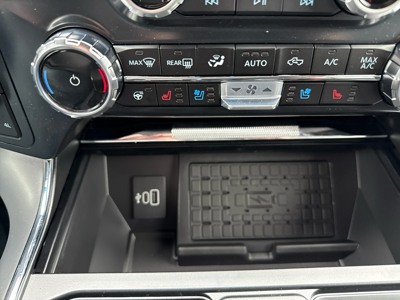 Ford F-150 Lariat 4WD SuperCrew 5.5' Box 2025