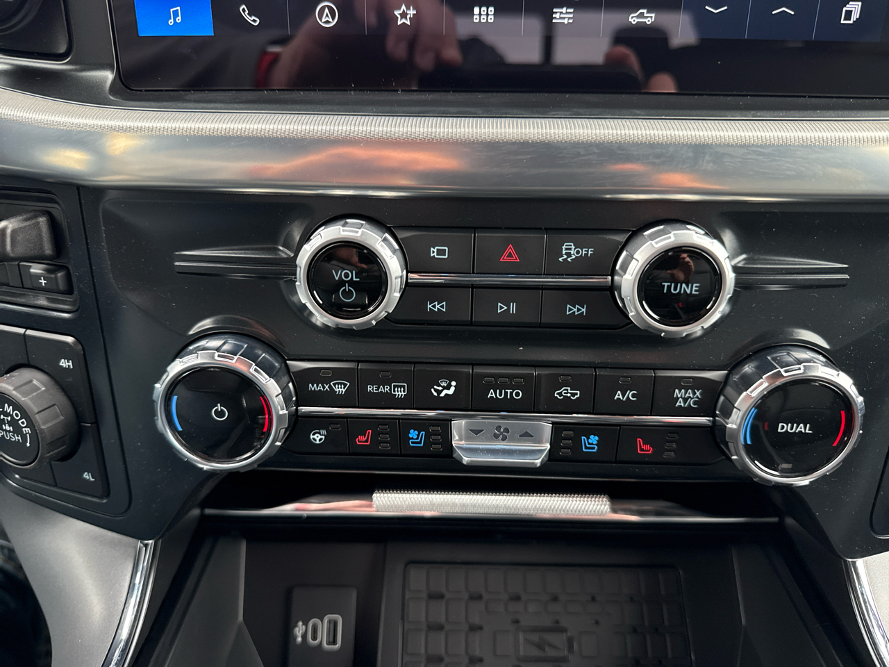 Ford F-150 Lariat 4WD SuperCrew 5.5' Box 2025