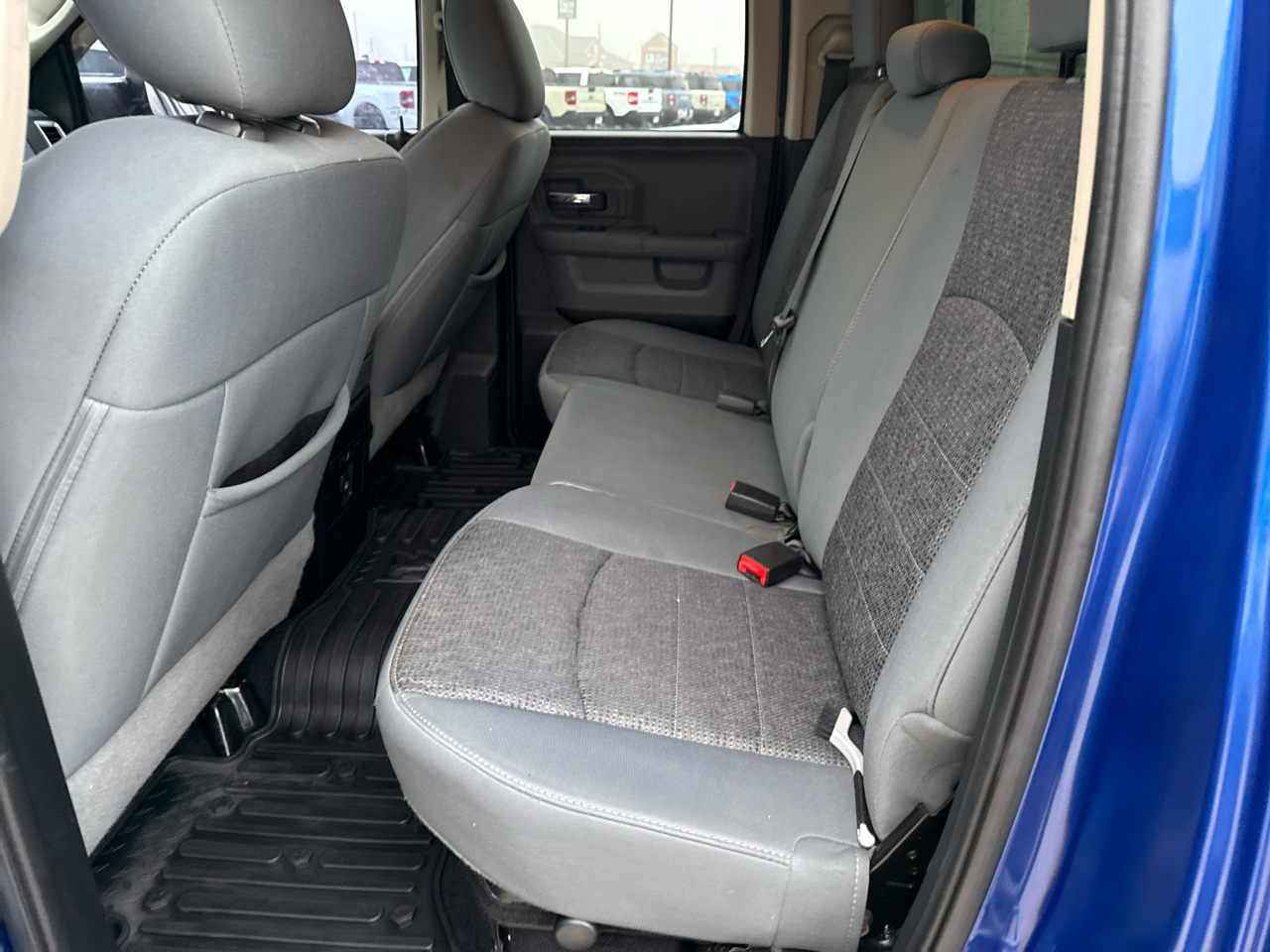 RAM 1500 2WD Quad Cab 140.5" Big Horn 2015