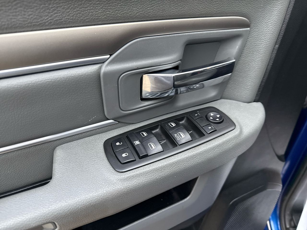 RAM 1500 2WD Quad Cab 140.5" Big Horn 2015