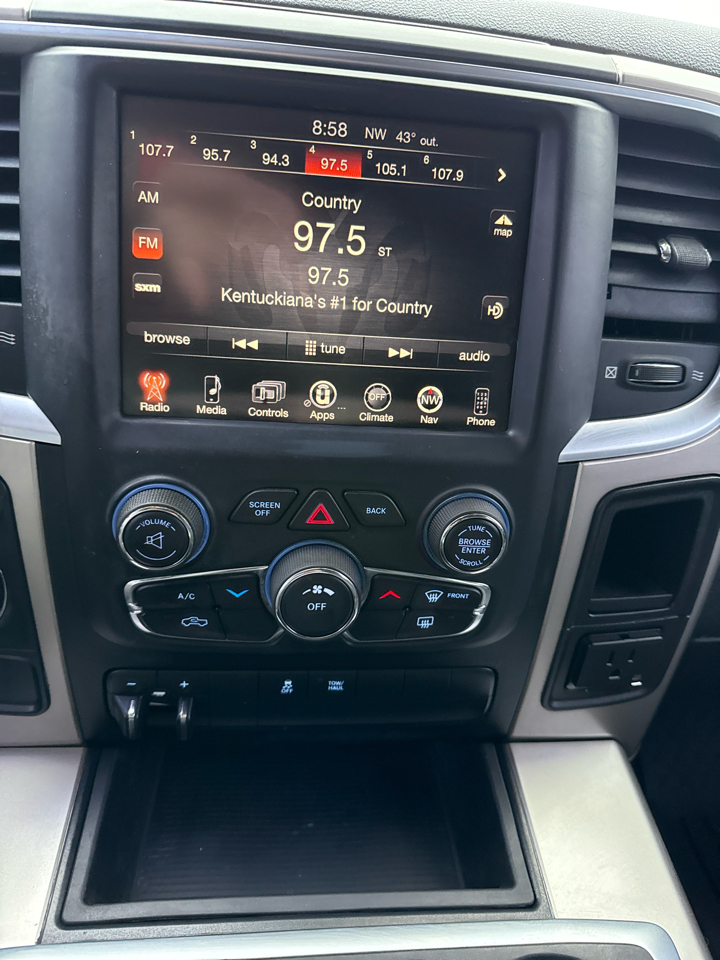 RAM 1500 2WD Quad Cab 140.5" Big Horn 2015