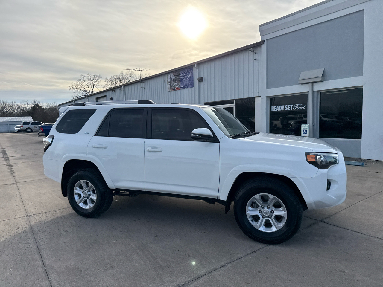 Toyota 4Runner SR5 Premium 4WD (Natl) 2023