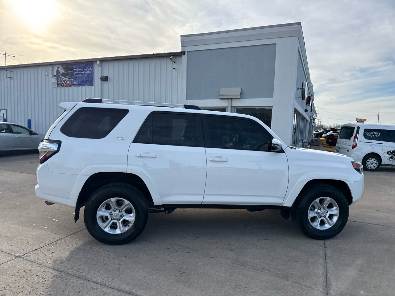 Toyota 4Runner SR5 Premium 4WD (Natl) 2023