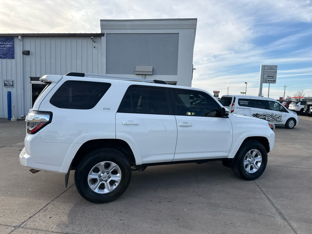 Toyota 4Runner SR5 Premium 4WD (Natl) 2023