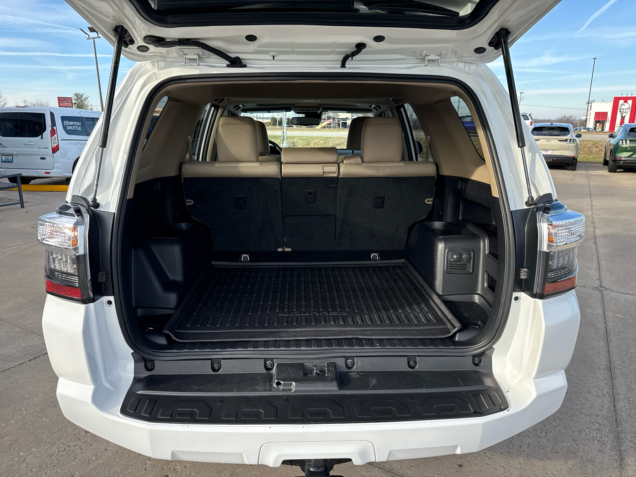 Toyota 4Runner SR5 Premium 4WD (Natl) 2023