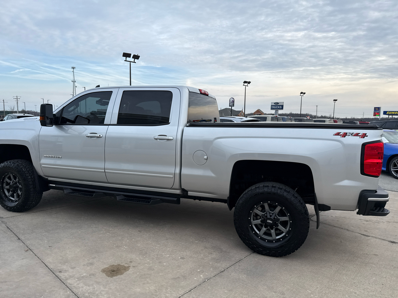 Chevrolet Silverado 2500HD 4WD Crew Cab 153.7" LT 2019