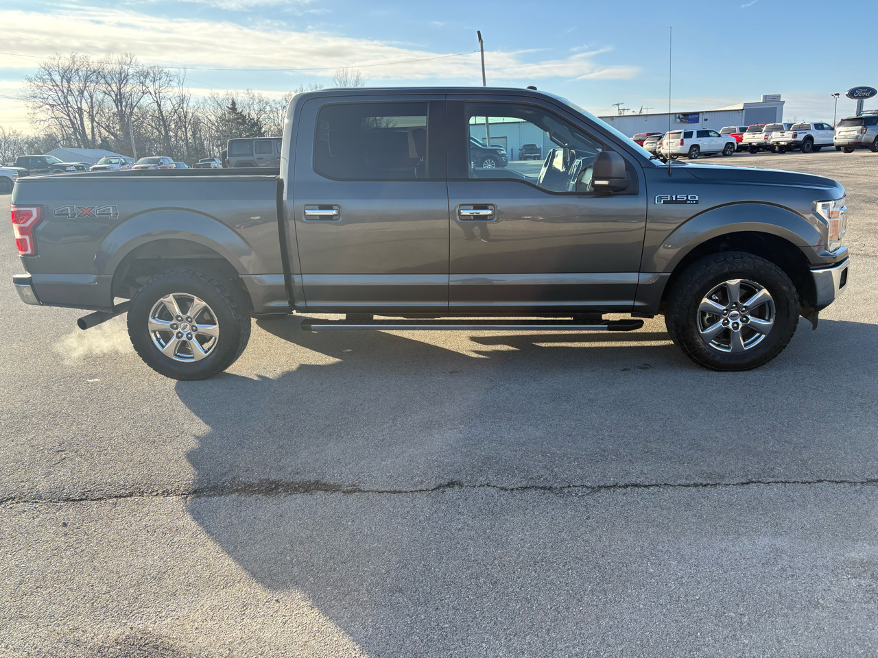 Ford F-150 SuperCrew Crew Cab 139" XLT 4WD 2018
