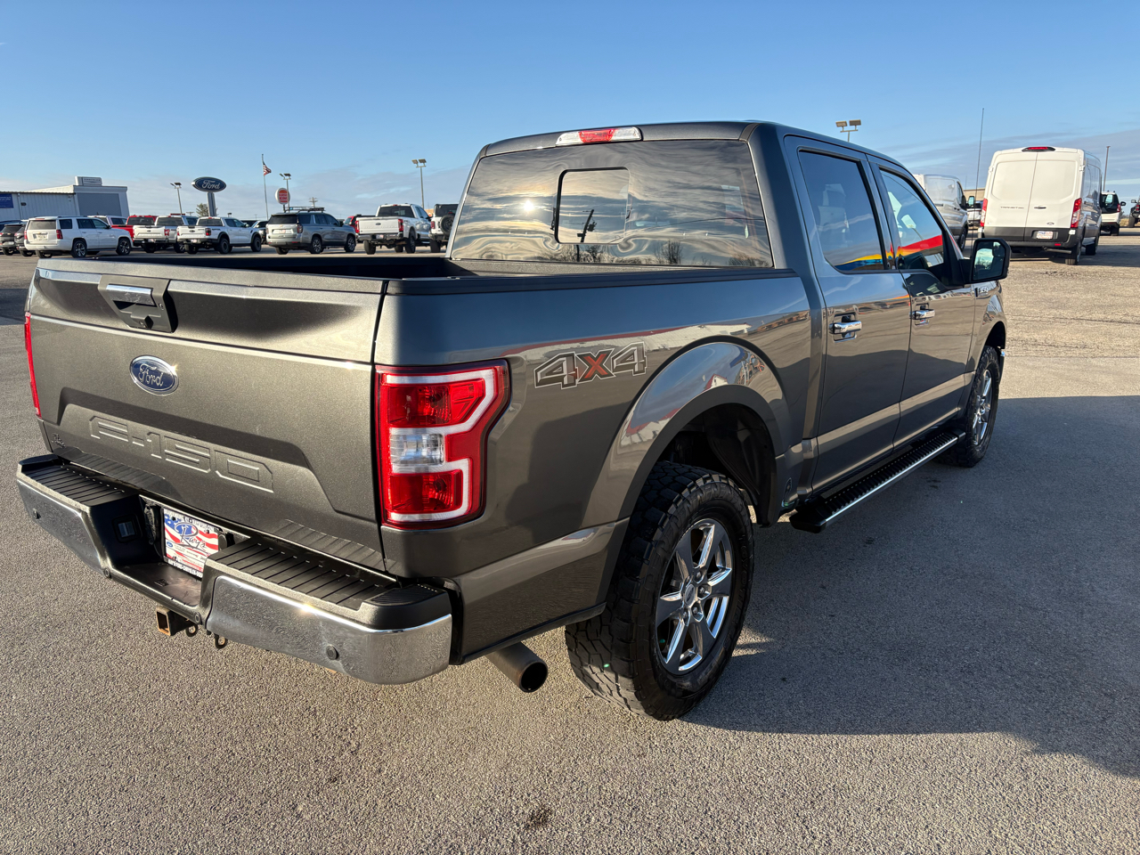 Ford F-150 SuperCrew Crew Cab 139" XLT 4WD 2018