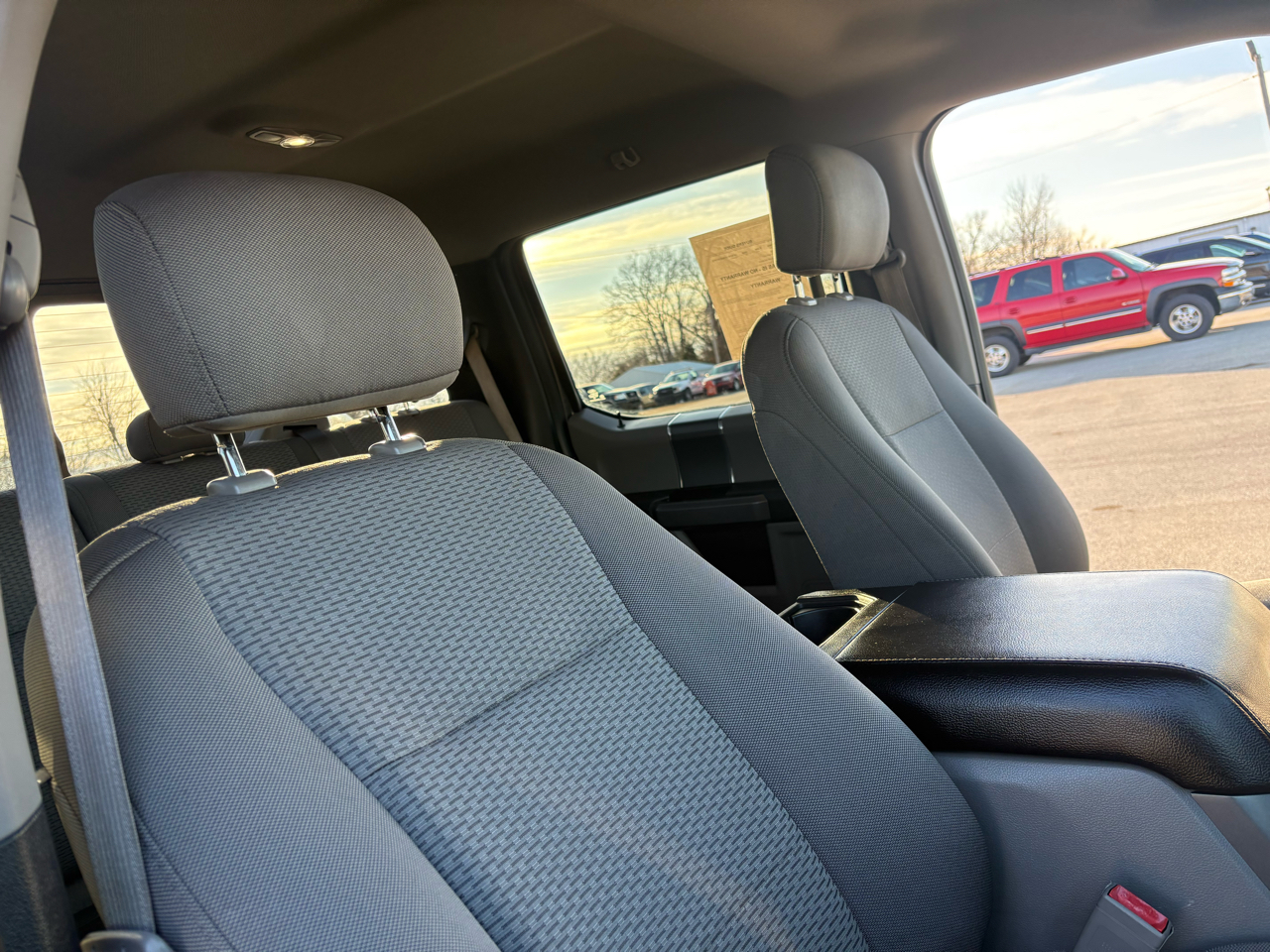 Ford F-150 SuperCrew Crew Cab 139" XLT 4WD 2018