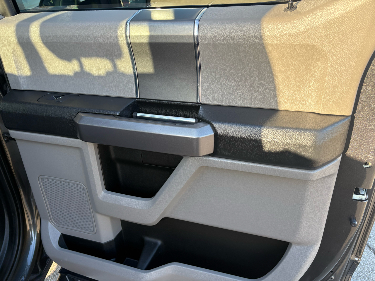 Ford F-150 SuperCrew Crew Cab 139" XLT 4WD 2018