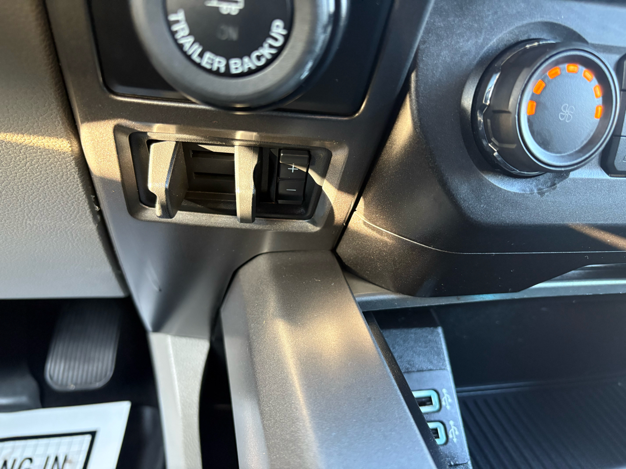 Ford F-150 SuperCrew Crew Cab 139" XLT 4WD 2018