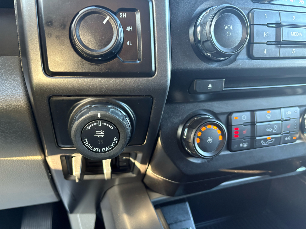 Ford F-150 SuperCrew Crew Cab 139" XLT 4WD 2018