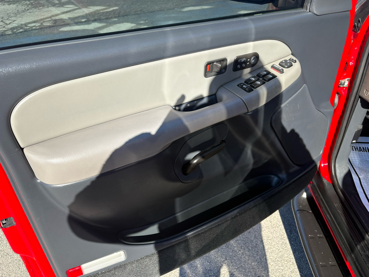 Chevrolet Tahoe 4dr 1500 4WD LT 2002