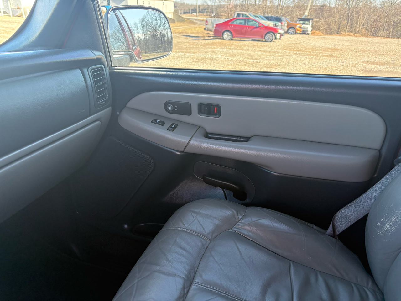 Chevrolet Tahoe 4dr 1500 4WD LT 2002