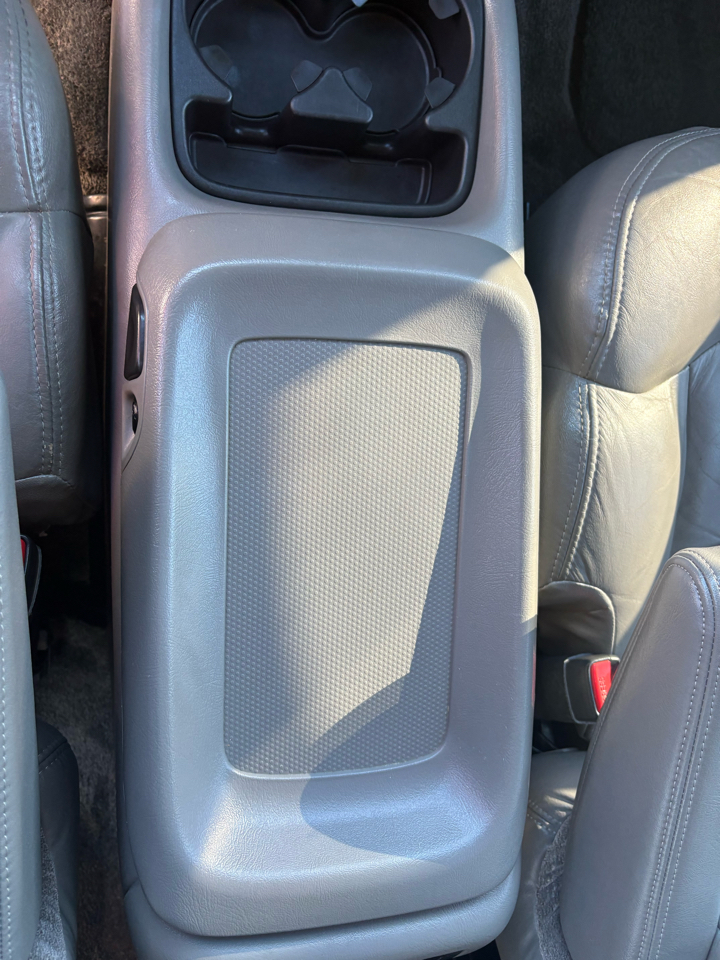 Chevrolet Tahoe 4dr 1500 4WD LT 2002