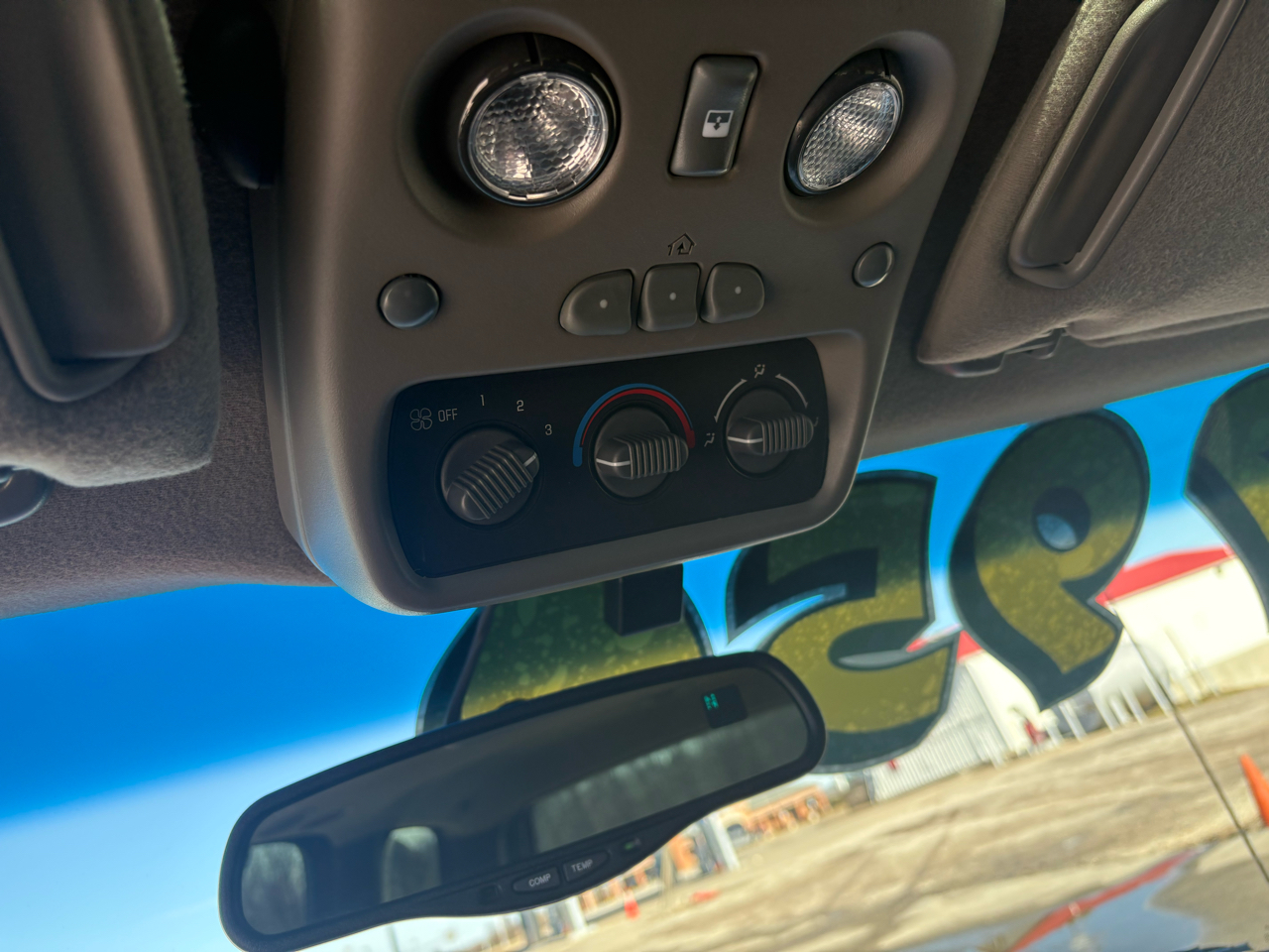 Chevrolet Tahoe 4dr 1500 4WD LT 2002