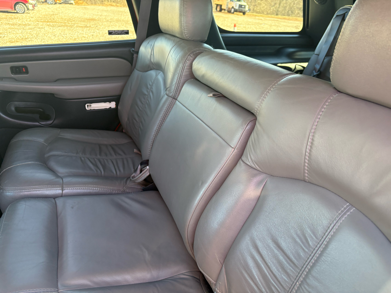 Chevrolet Tahoe 4dr 1500 4WD LT 2002