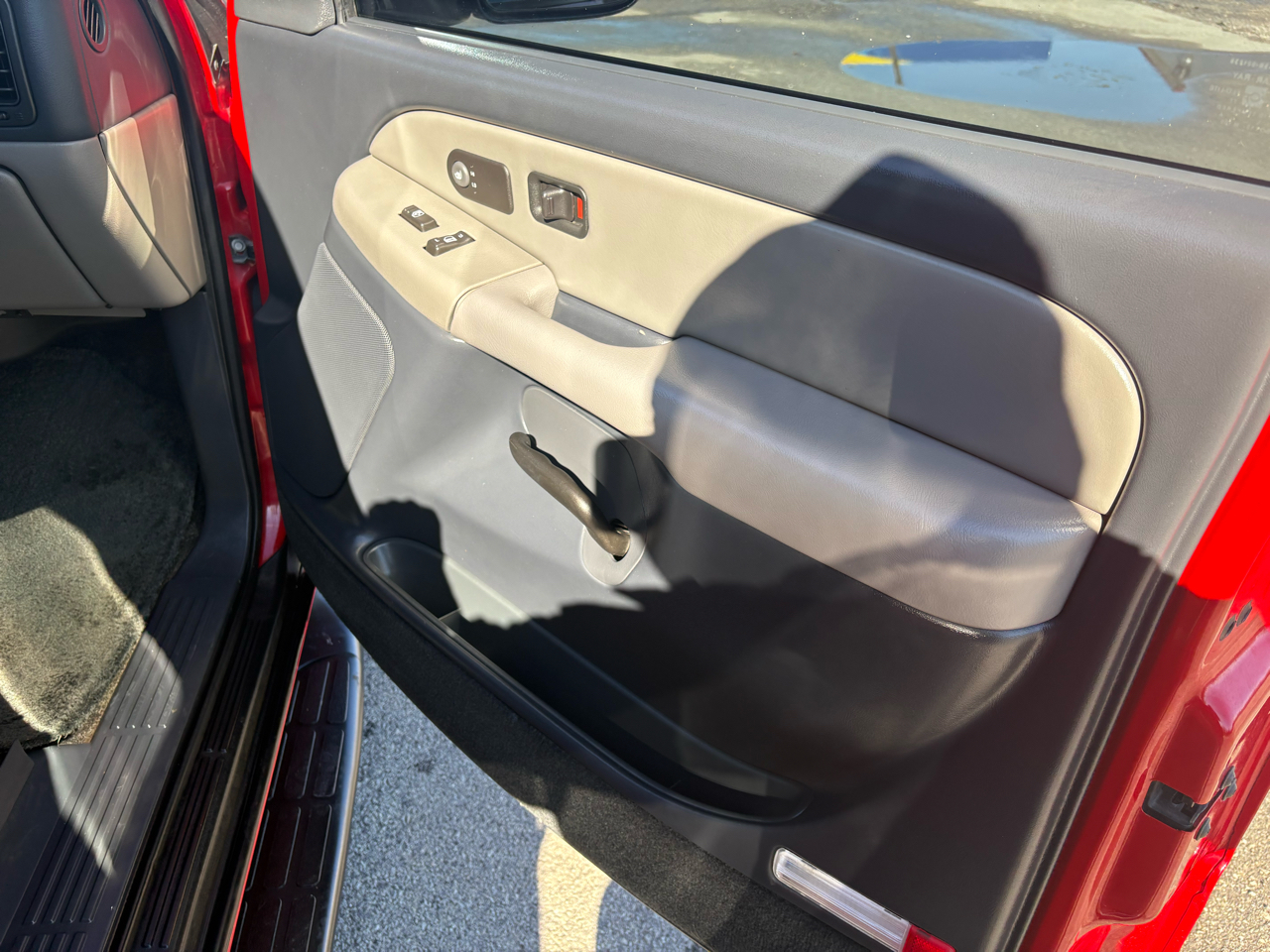 Chevrolet Tahoe 4dr 1500 4WD LT 2002