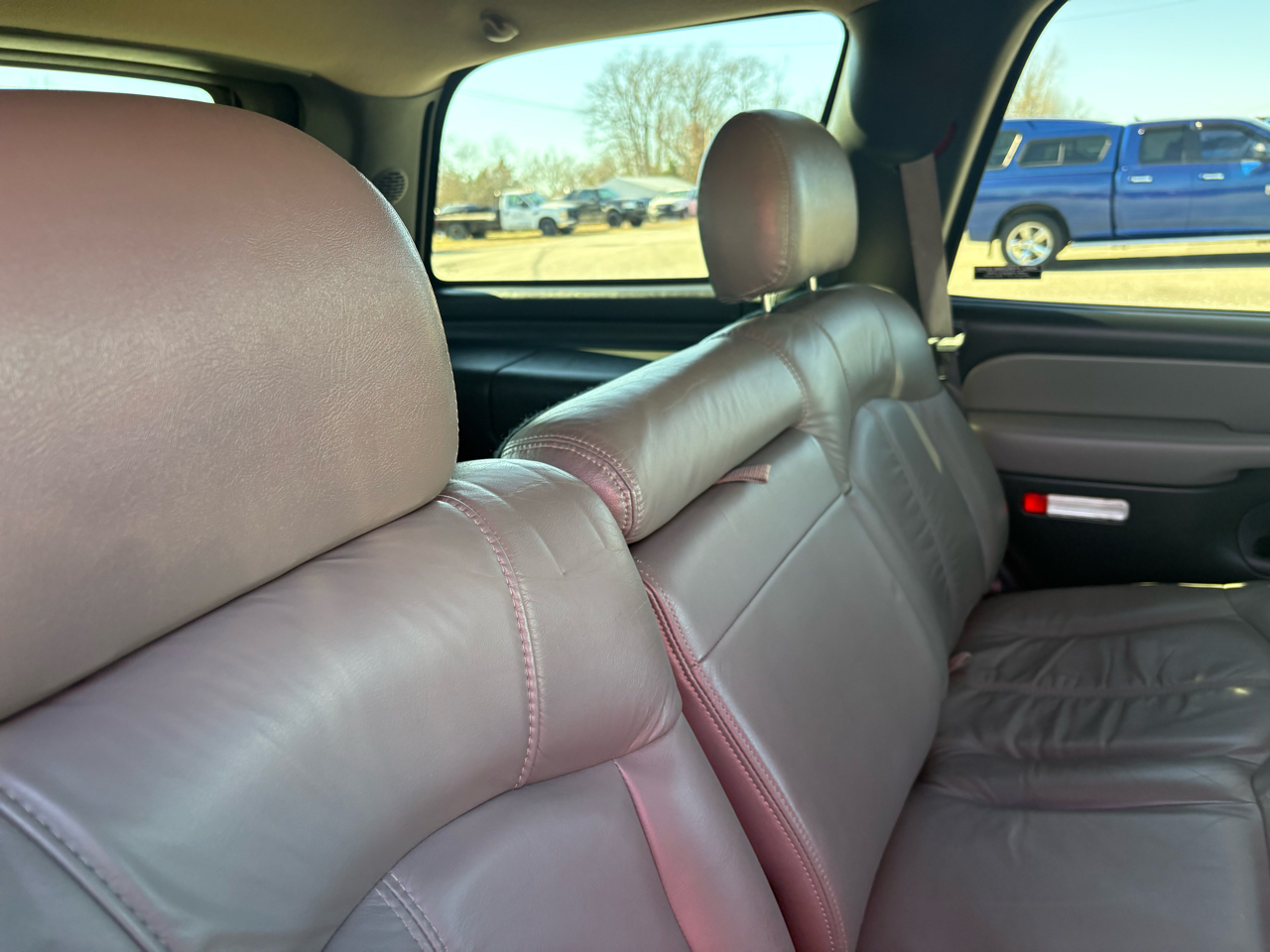 Chevrolet Tahoe 4dr 1500 4WD LT 2002