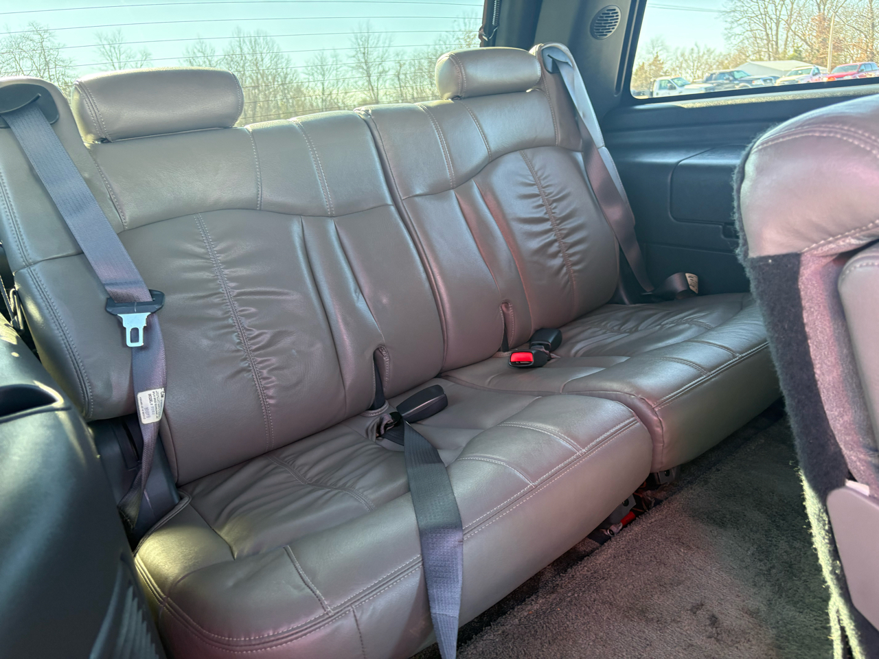 Chevrolet Tahoe 4dr 1500 4WD LT 2002