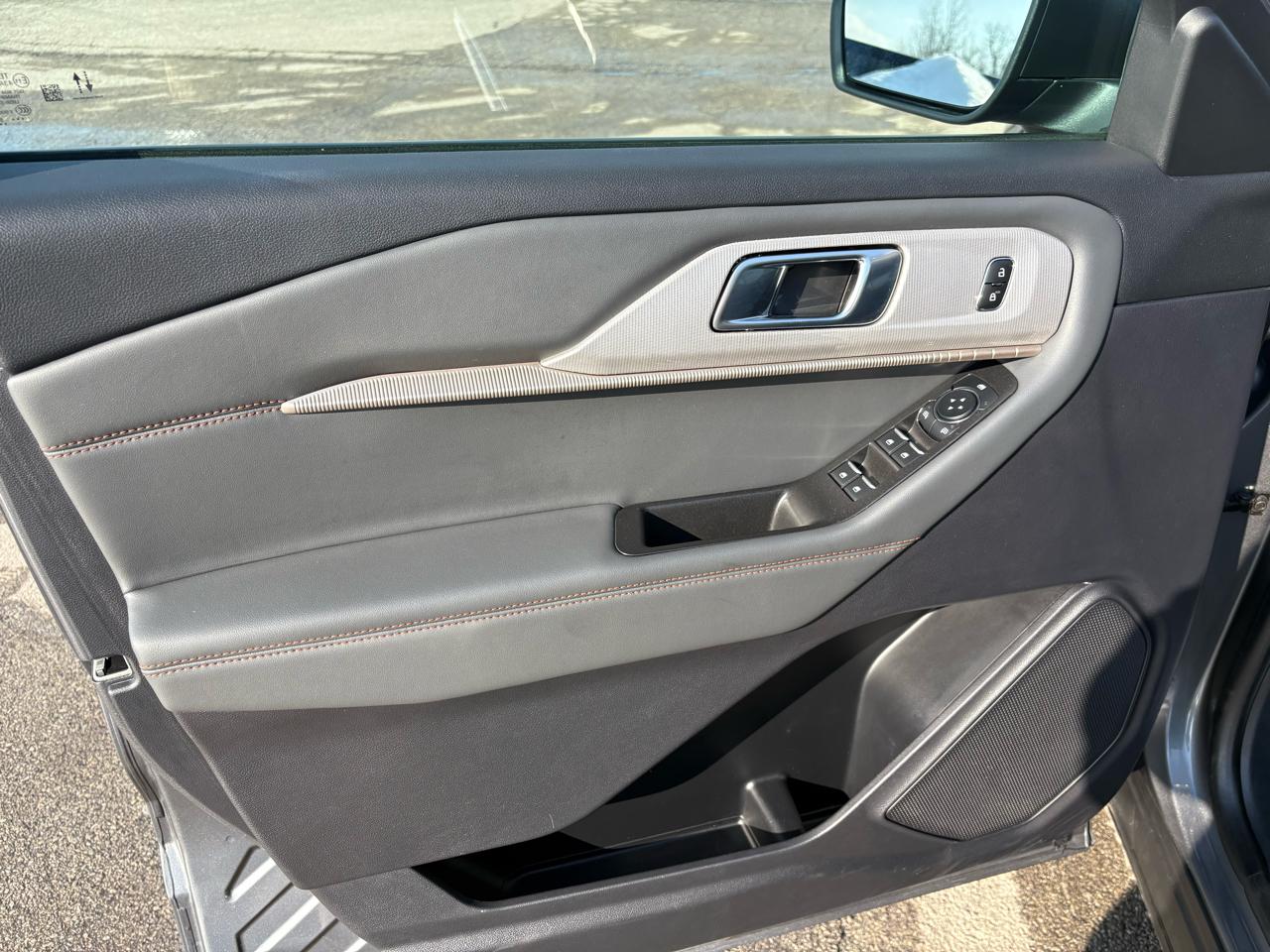 Ford Explorer Active 4WD 2025