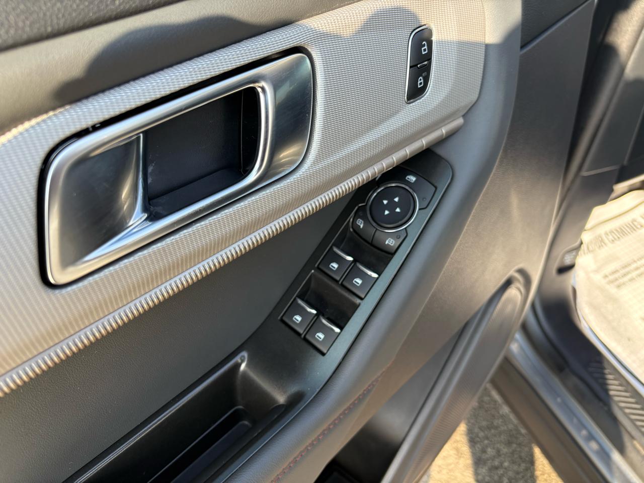 Ford Explorer Active 4WD 2025