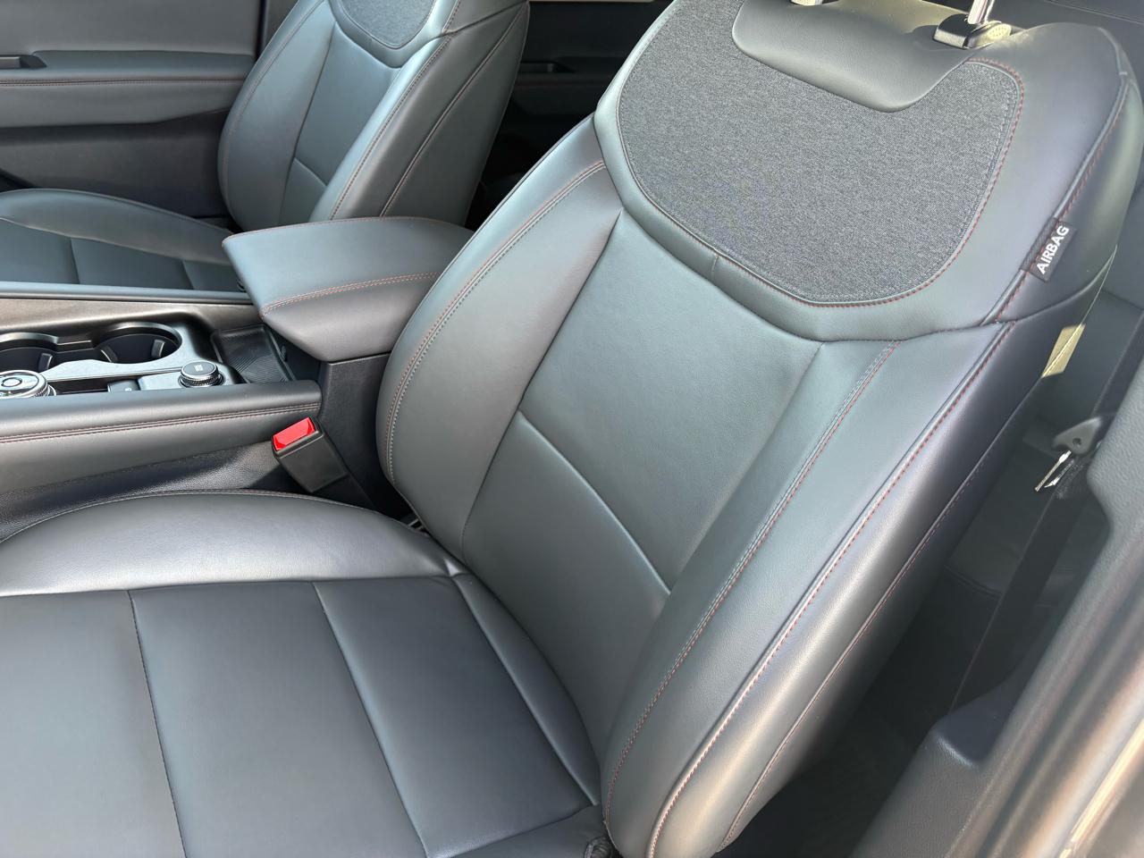 Ford Explorer Active 4WD 2025