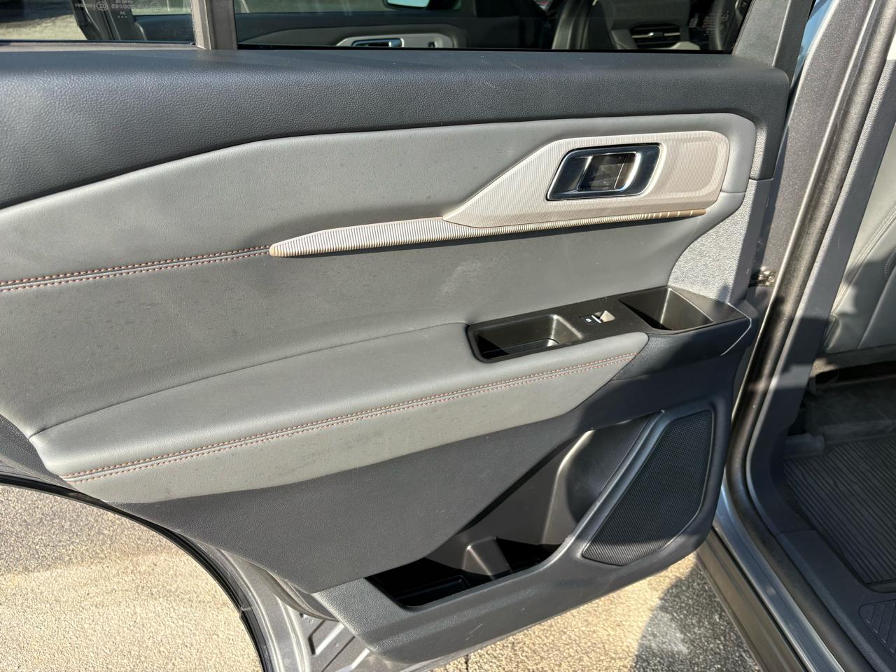 Ford Explorer Active 4WD 2025