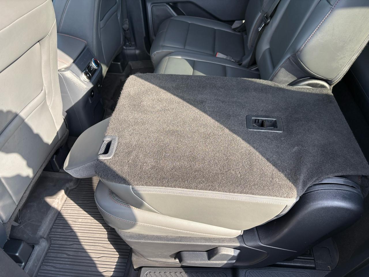 Ford Explorer Active 4WD 2025