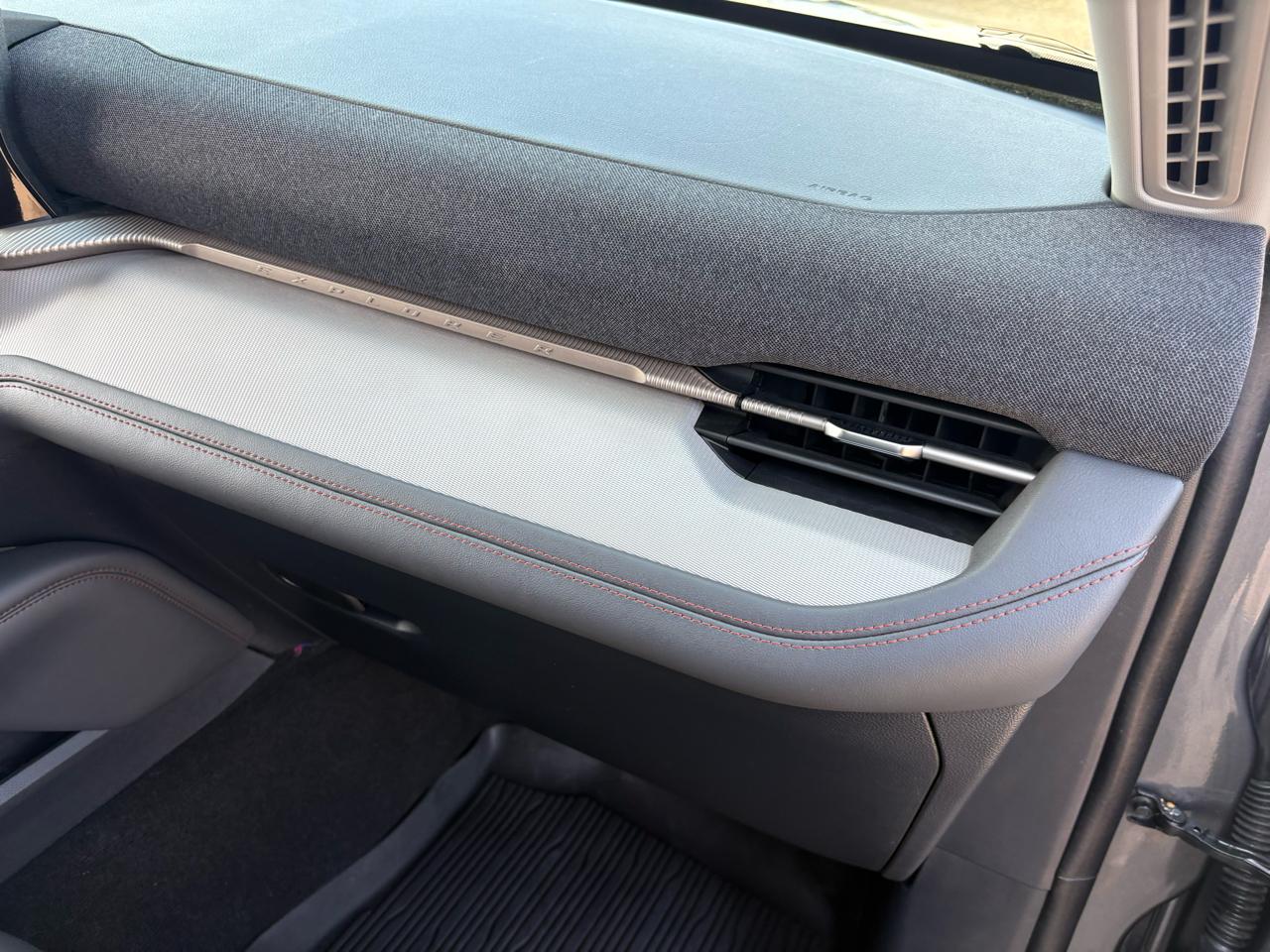 Ford Explorer Active 4WD 2025