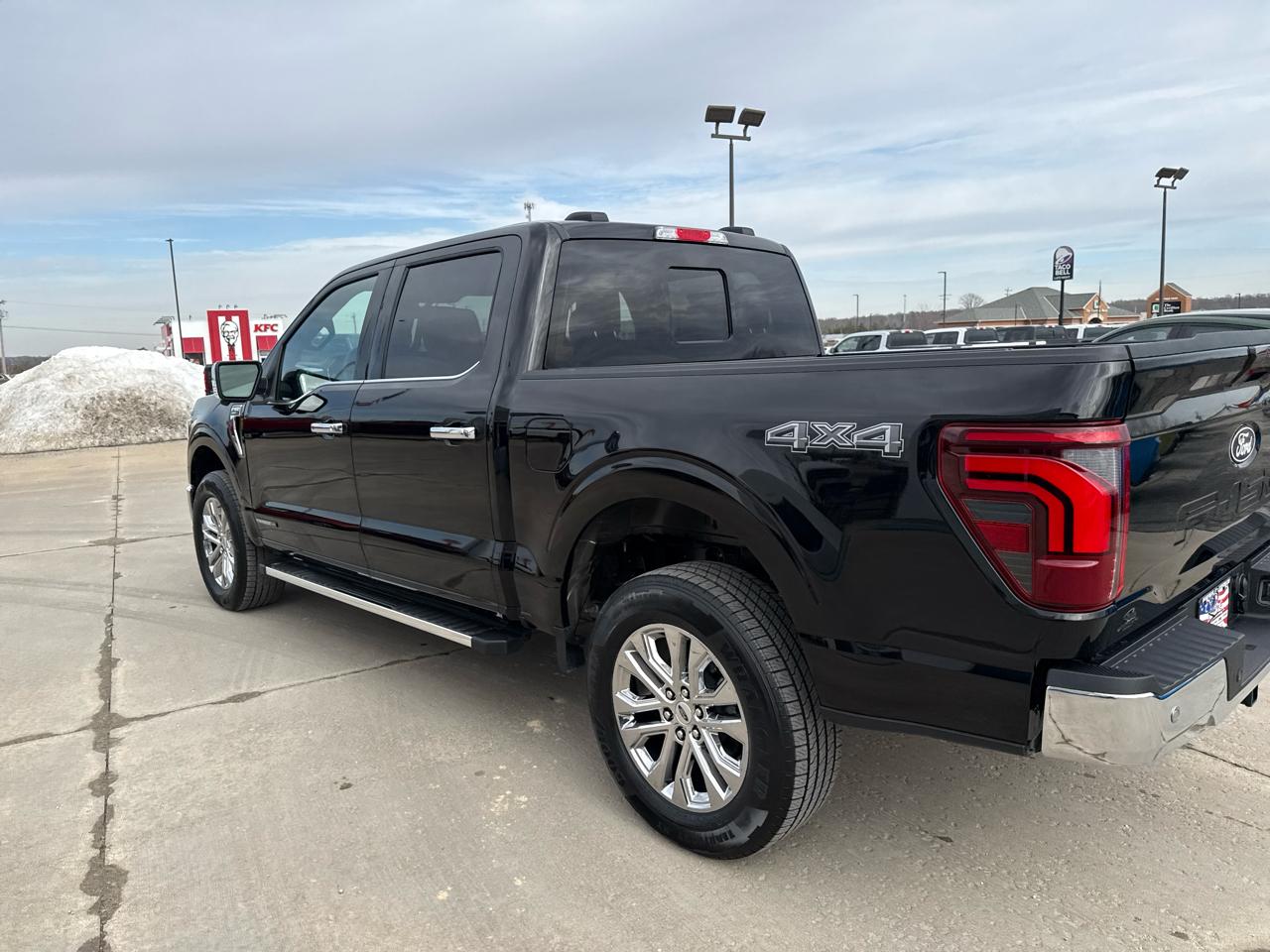 Ford F-150 Lariat 4WD SuperCrew 5.5' Box 2026