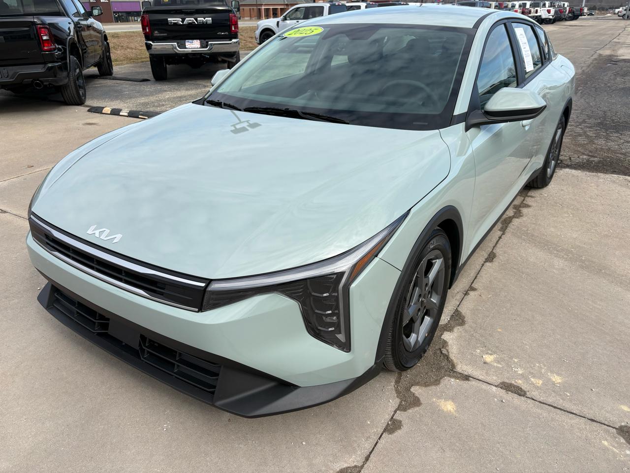 Kia K4 LXS FWD 2025