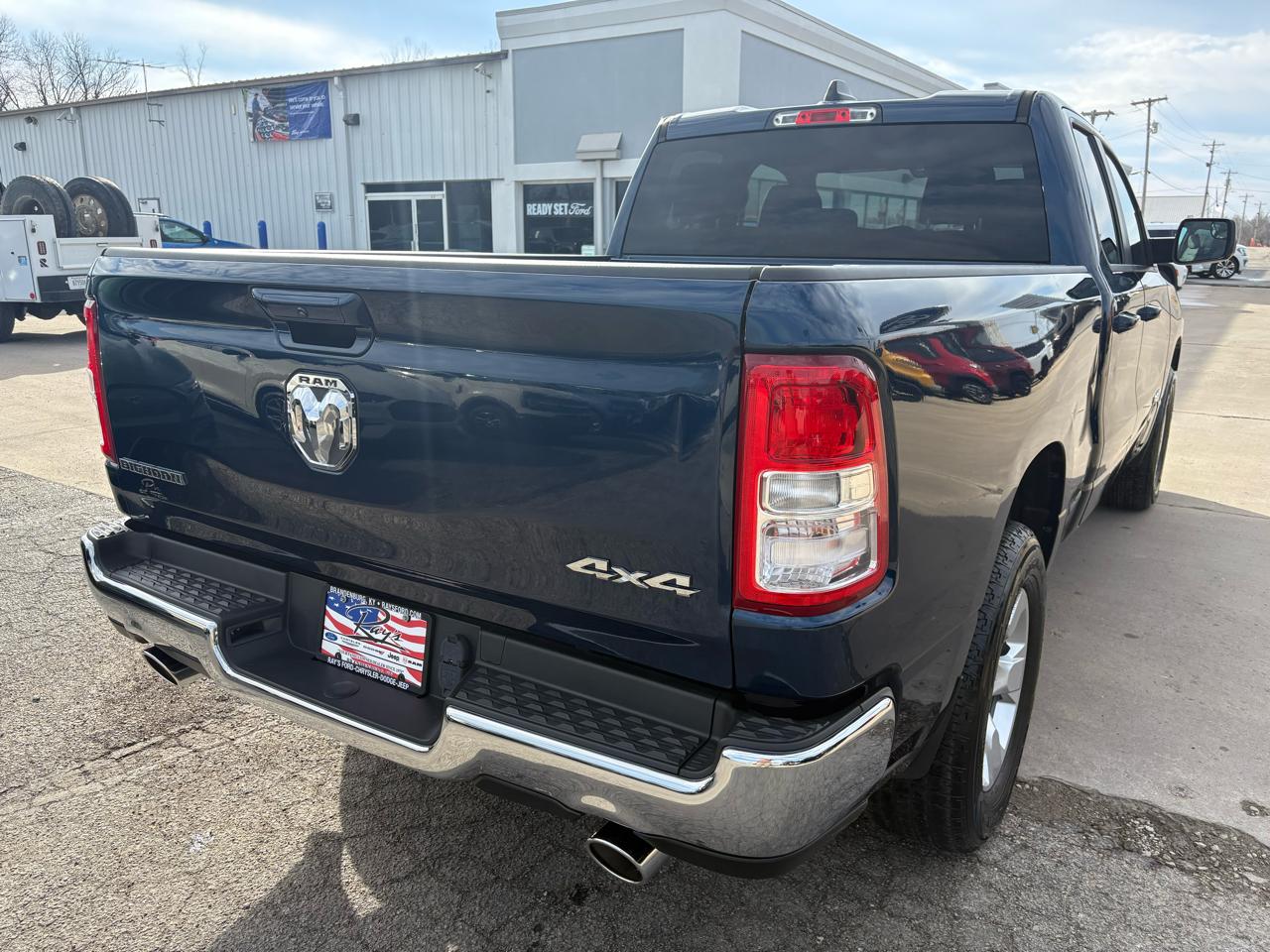 RAM 1500 Big Horn 4x4 Quad Cab 6'4" Box 2021