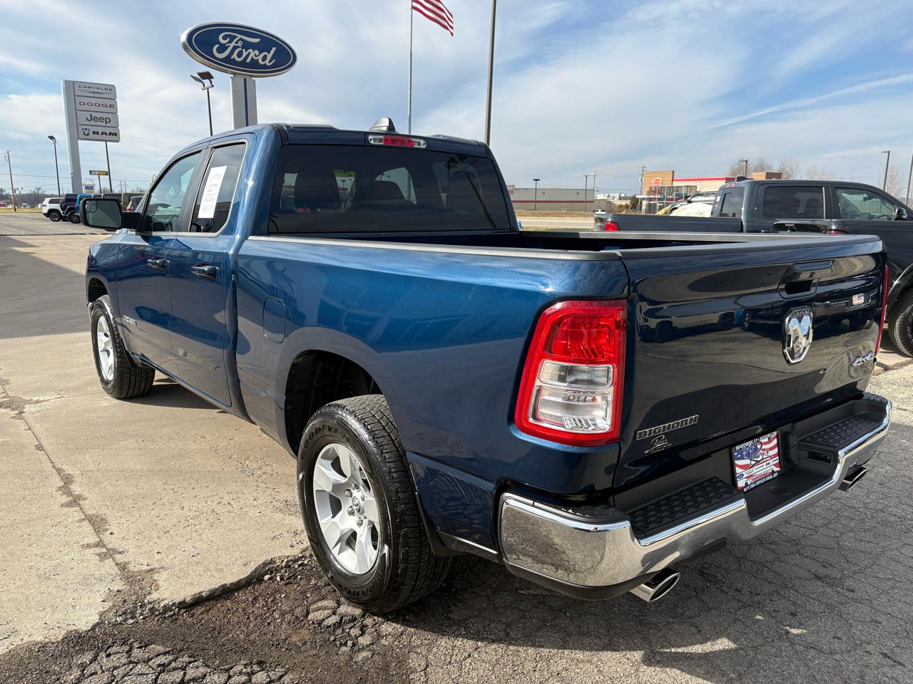 RAM 1500 Big Horn 4x4 Quad Cab 6'4" Box 2021