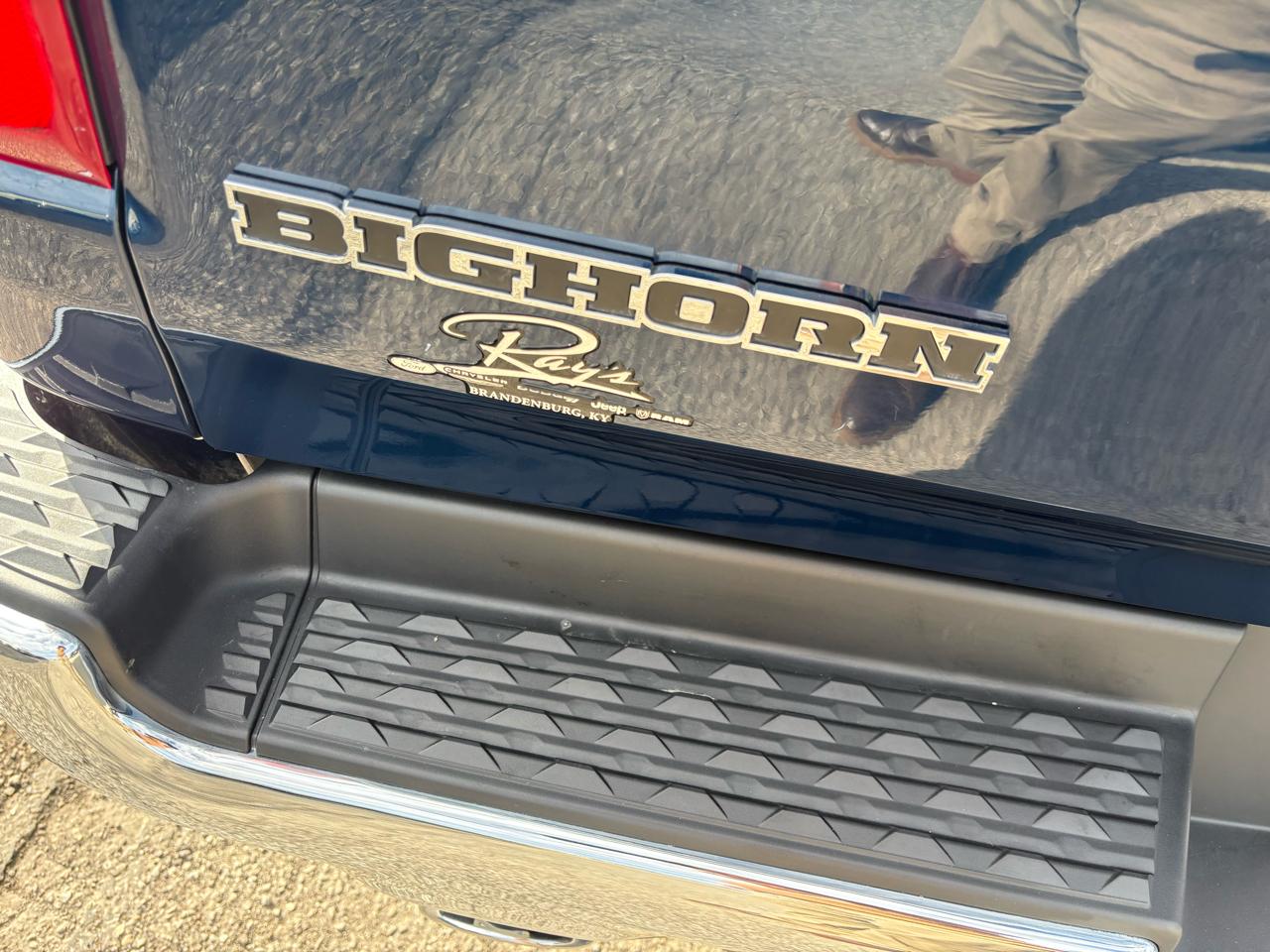 RAM 1500 Big Horn 4x4 Quad Cab 6'4" Box 2021