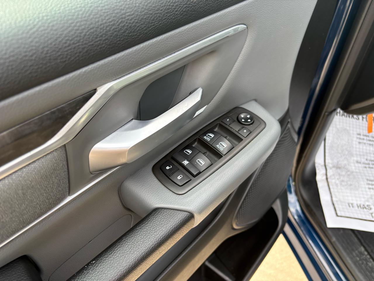 RAM 1500 Big Horn 4x4 Quad Cab 6'4" Box 2021