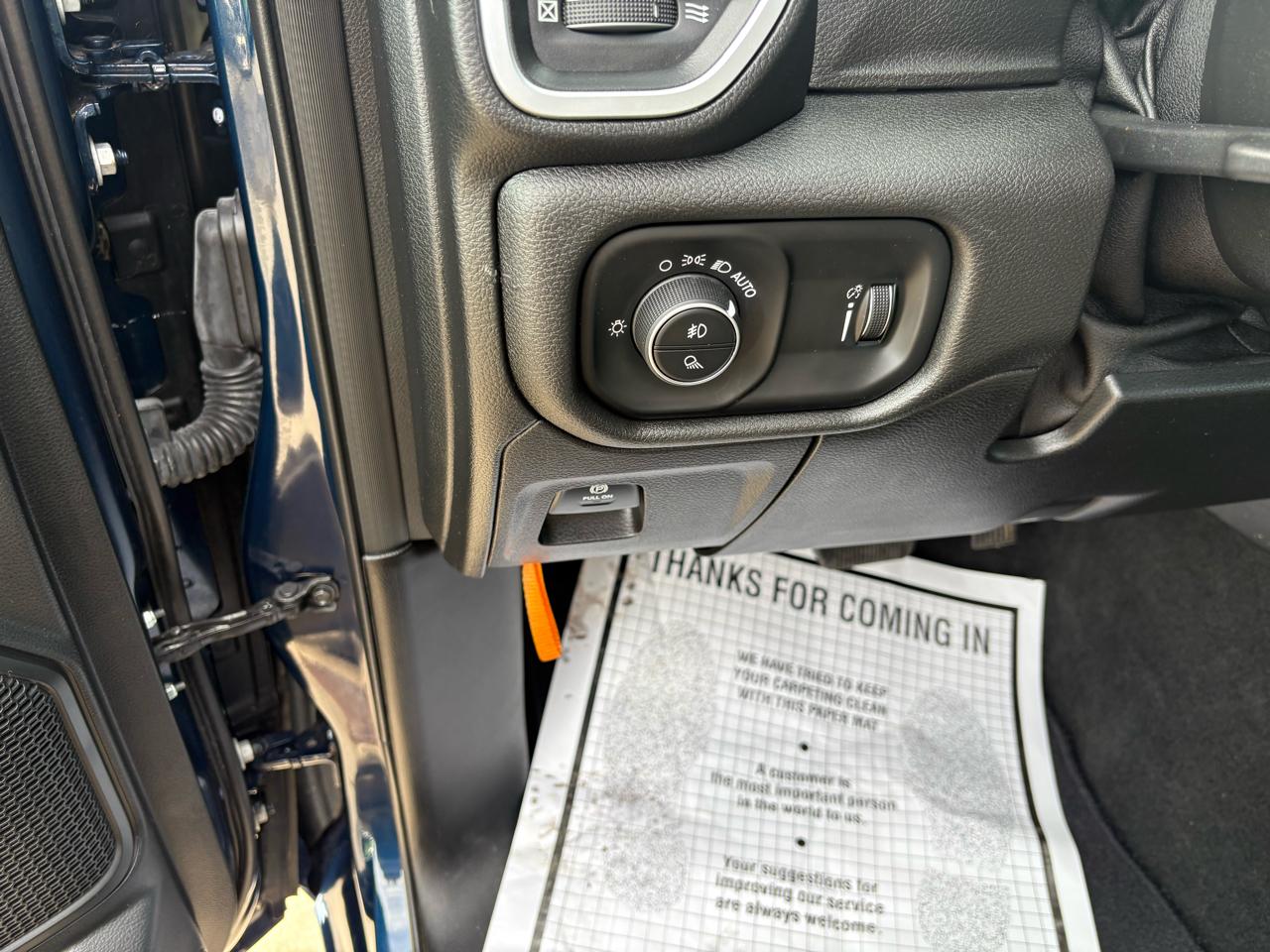 RAM 1500 Big Horn 4x4 Quad Cab 6'4" Box 2021