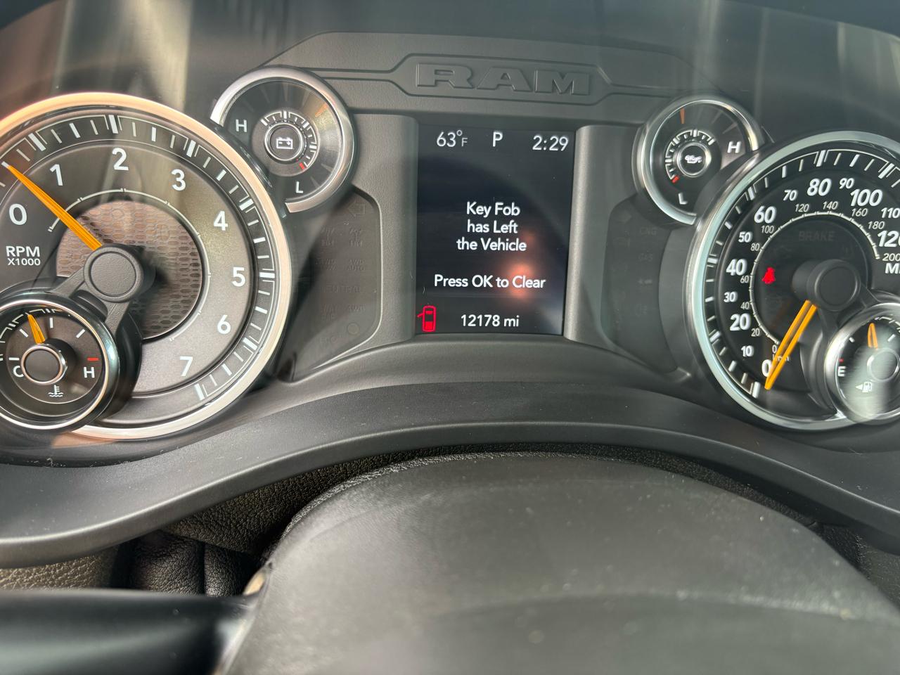 RAM 1500 Big Horn 4x4 Quad Cab 6'4" Box 2021