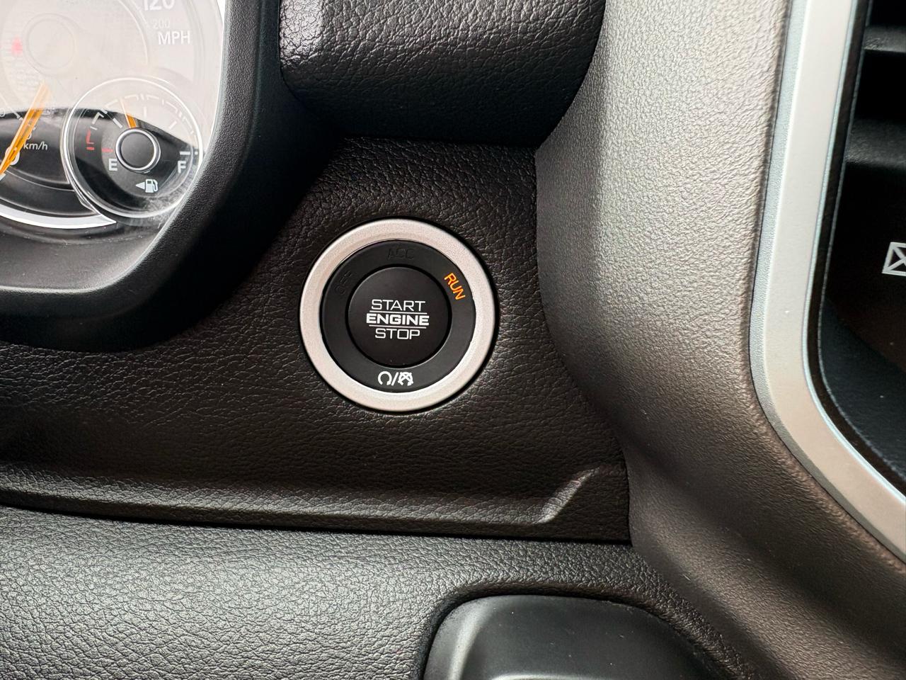 RAM 1500 Big Horn 4x4 Quad Cab 6'4" Box 2021