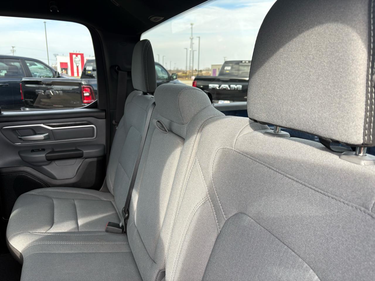 RAM 1500 Big Horn 4x4 Quad Cab 6'4" Box 2021