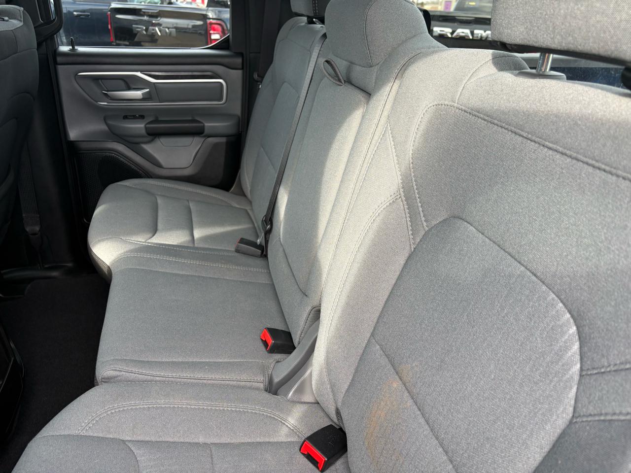 RAM 1500 Big Horn 4x4 Quad Cab 6'4" Box 2021