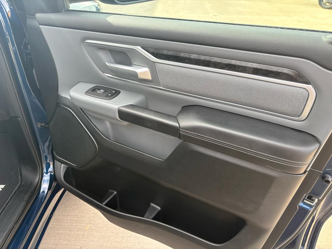 RAM 1500 Big Horn 4x4 Quad Cab 6'4" Box 2021