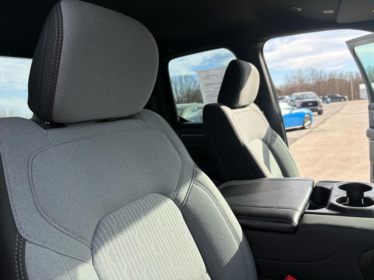 RAM 1500 Big Horn 4x4 Quad Cab 6'4" Box 2021