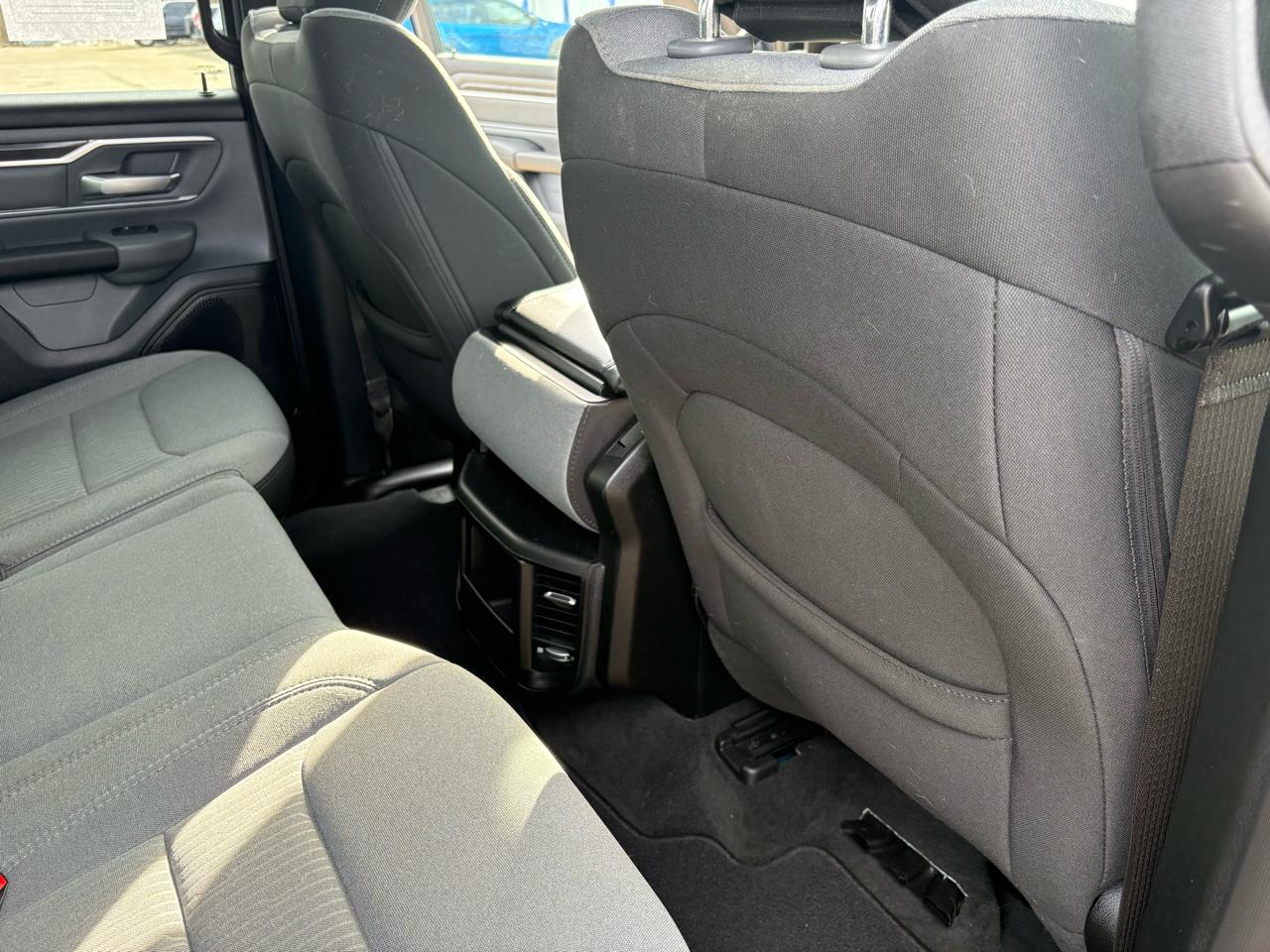 RAM 1500 Big Horn 4x4 Quad Cab 6'4" Box 2021