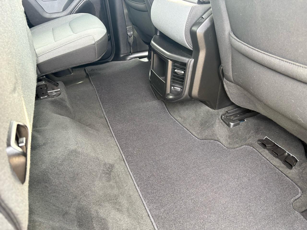 RAM 1500 Big Horn 4x4 Quad Cab 6'4" Box 2021