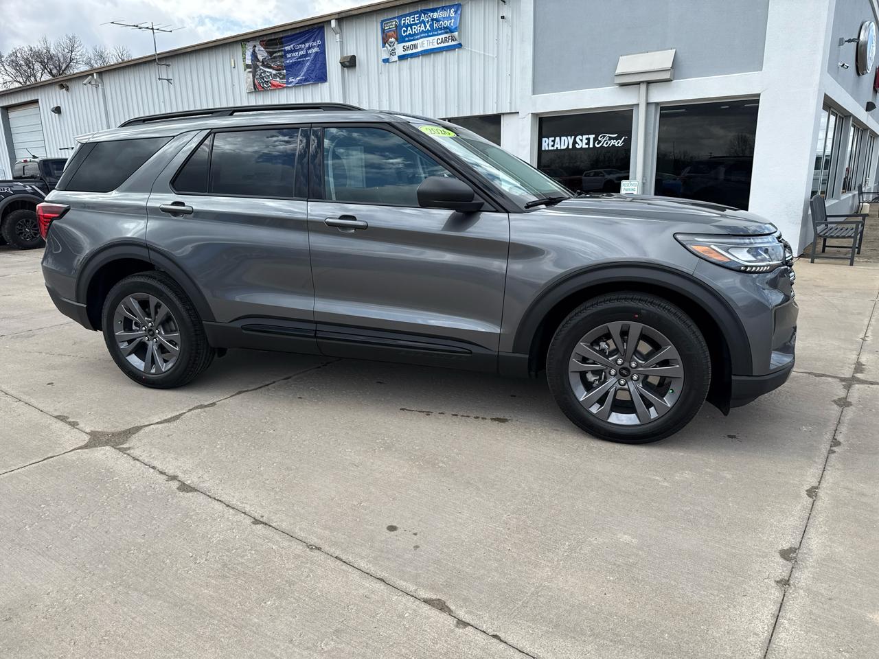 Ford Explorer Active w/100A Pkg 4WD 2026