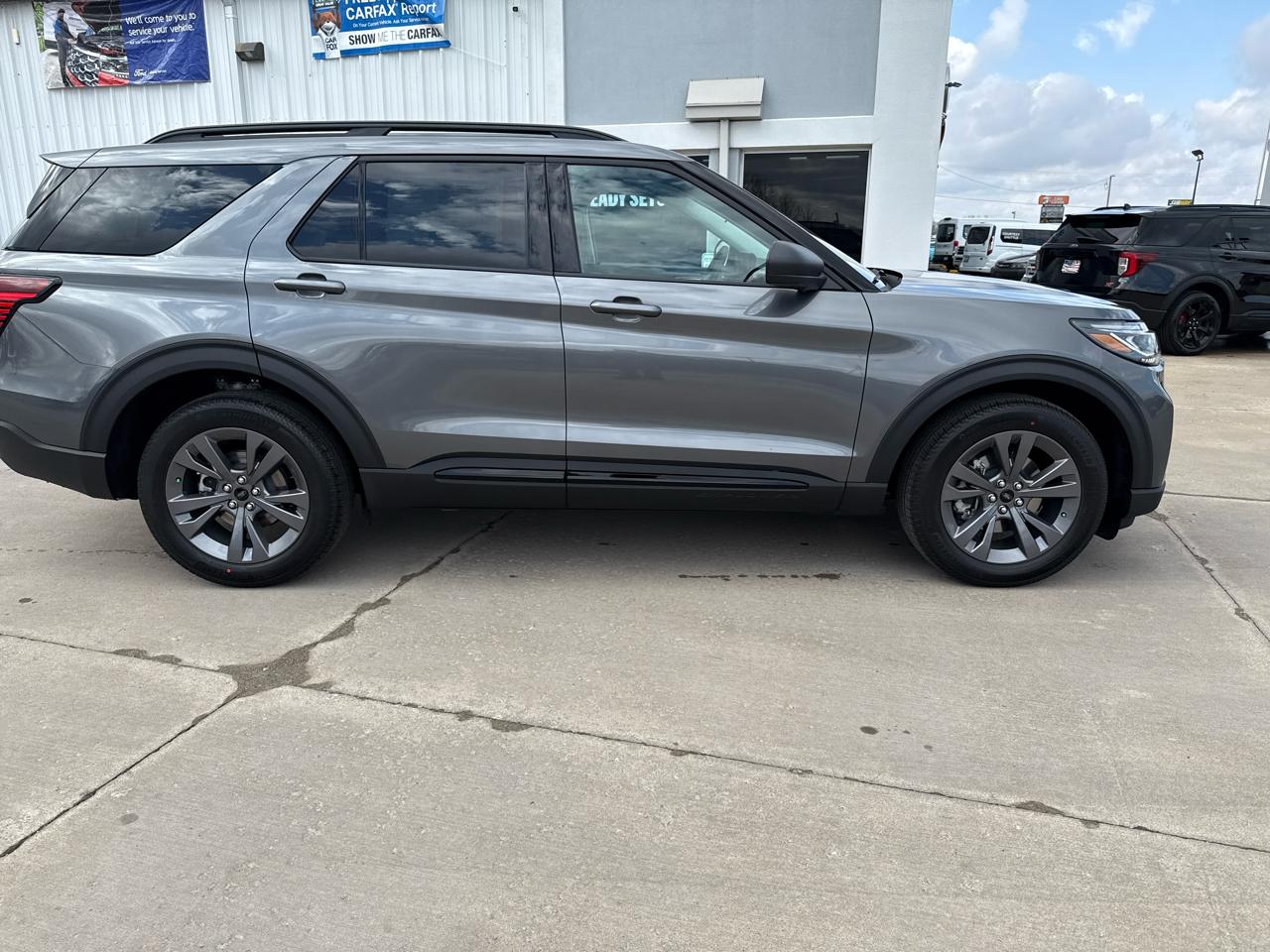 Ford Explorer Active w/100A Pkg 4WD 2026